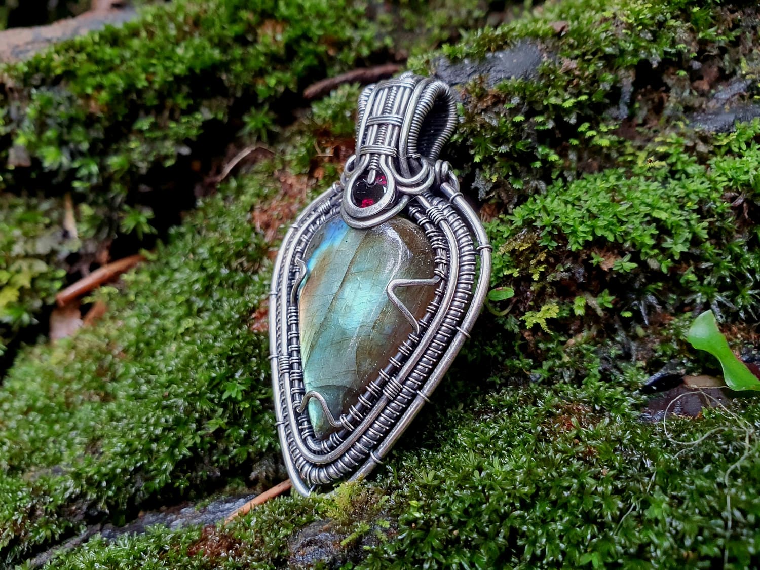Labradorite Garnet & Silver wire pendant