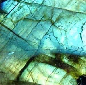 Labradorite: The Northern Light Stone - shiller effect