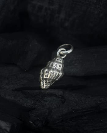 Cinerea - Seashell Silver Pendant
