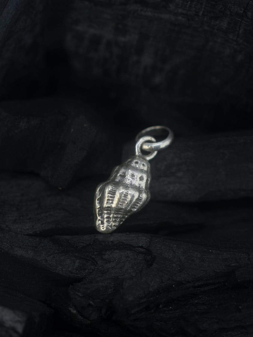 Cinerea - Seashell Silver Pendant