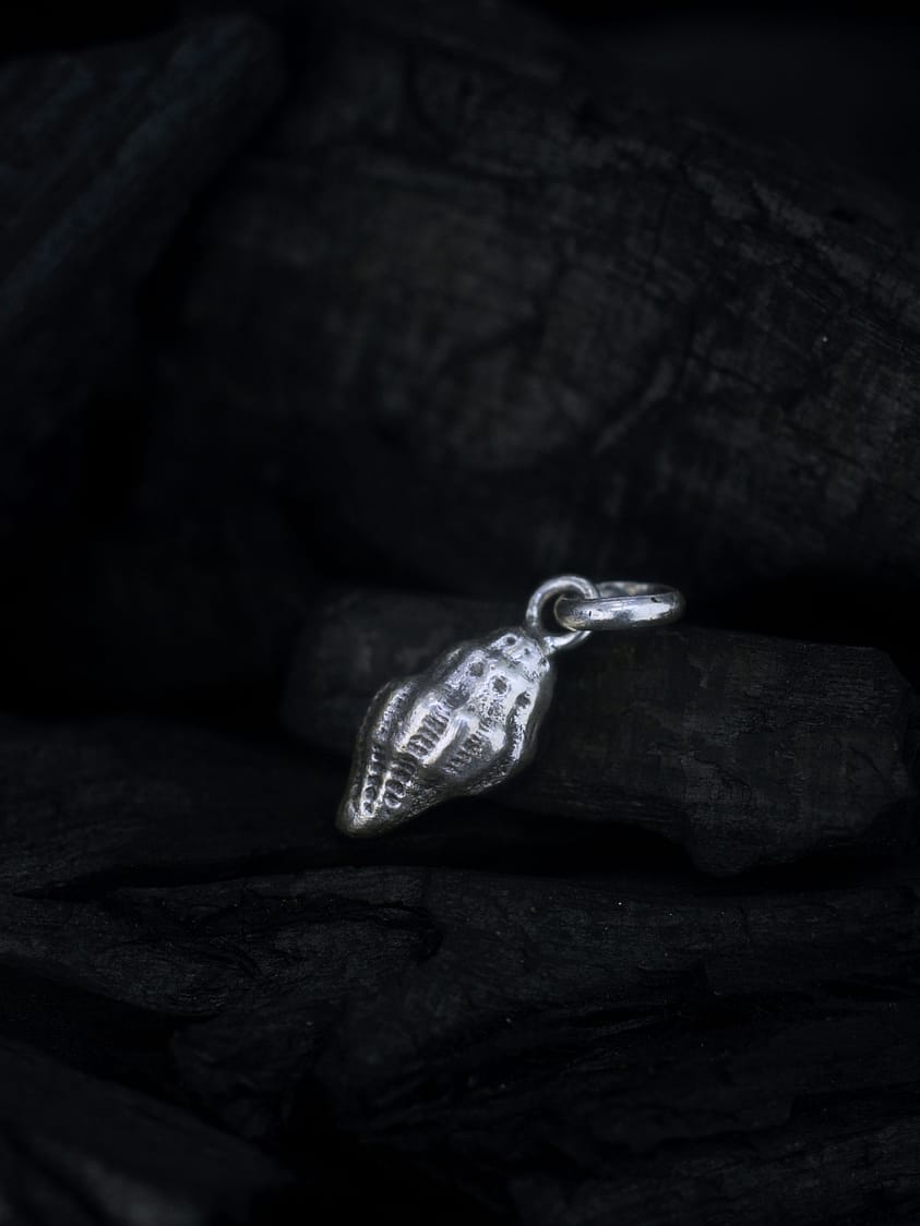 Cinerea - Seashell Silver Pendant