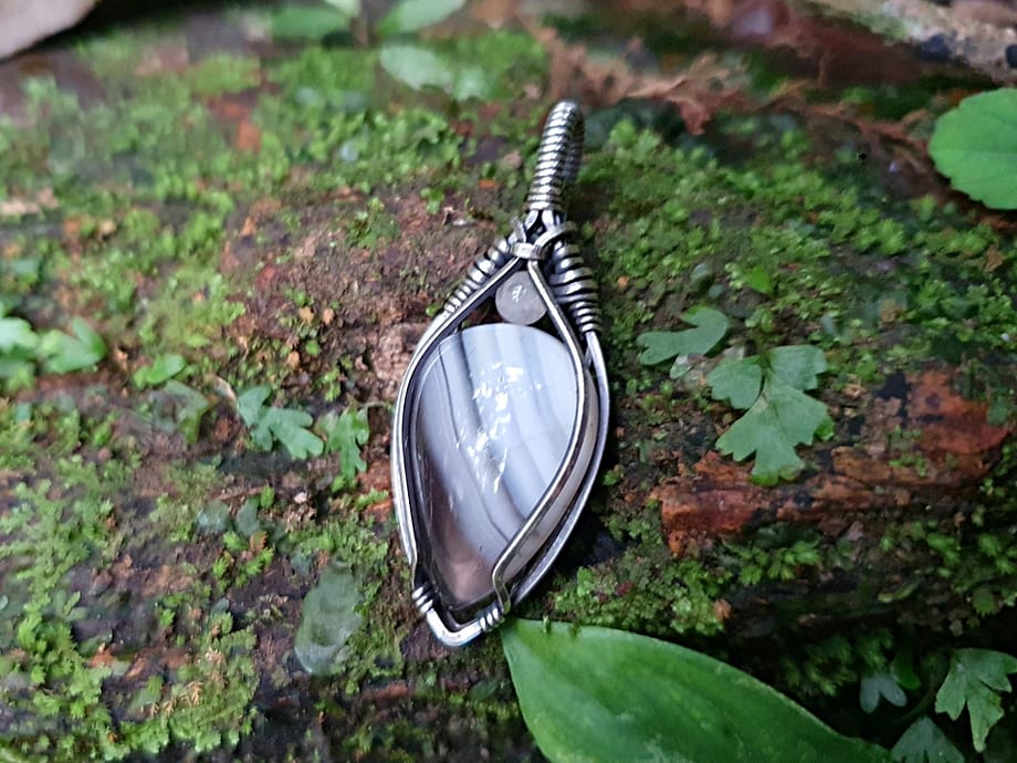 Botswana Agate Quartz & Silver wire pendant