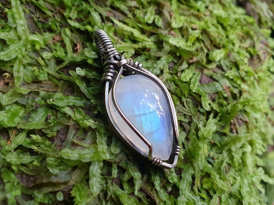 Moonstone teardrop & Silver Minimal pendant